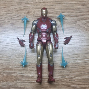 마블 레전드 아이언맨 피규어