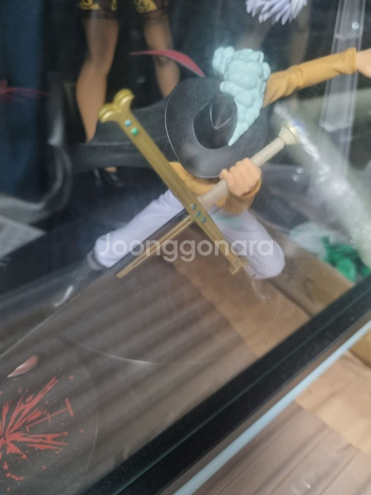 원피스 미호크 피규어 상태 최상 팔아요--0