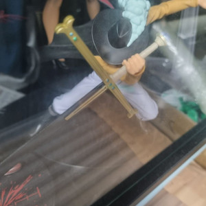 원피스 미호크 피규어 상태 최상 팔아요