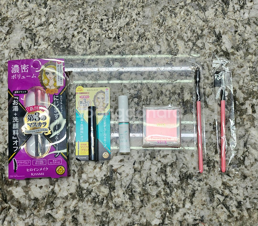 [새제품] 키스미 마스카라 + 미니 마스카라 & 아이래쉬 속눈썹 영양제 & 아이팔레트 & 눈썹정리 브러쉬 두 개--0