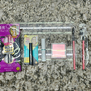 [새제품] 키스미 마스카라 + 미니 마스카라 & 아이래쉬 속눈썹 영양제 & 아이팔레트 & 눈썹정리 브러쉬 두 개