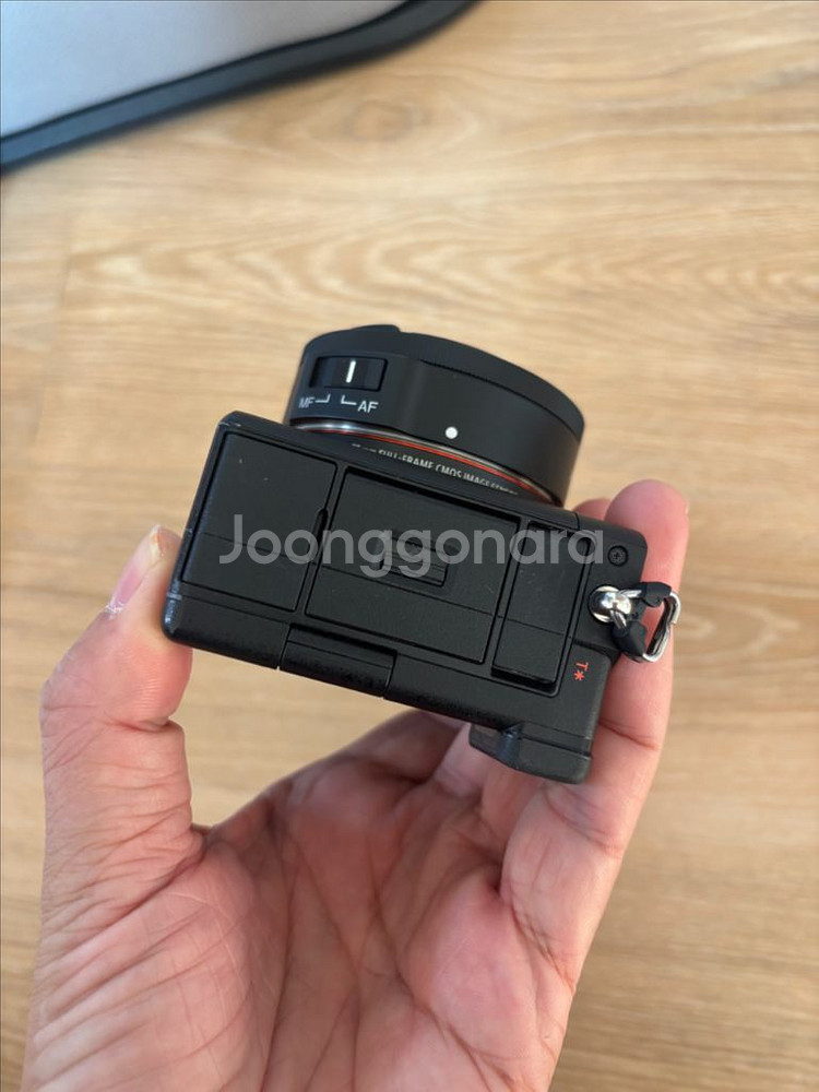 소니 a7c + 삼양 리마스터 21/32mm 세트--3