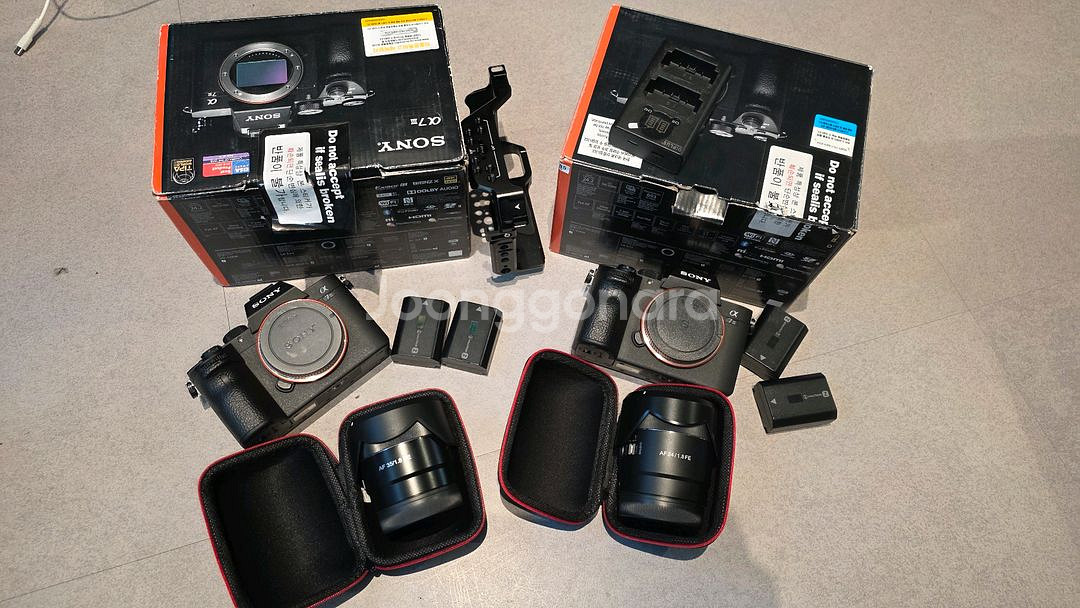 소니 a7m3등 실내에서만 사용한 촬영용품 판매합니다--0