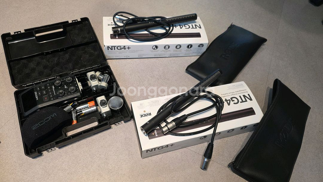 소니 a7m3등 실내에서만 사용한 촬영용품 판매합니다--1