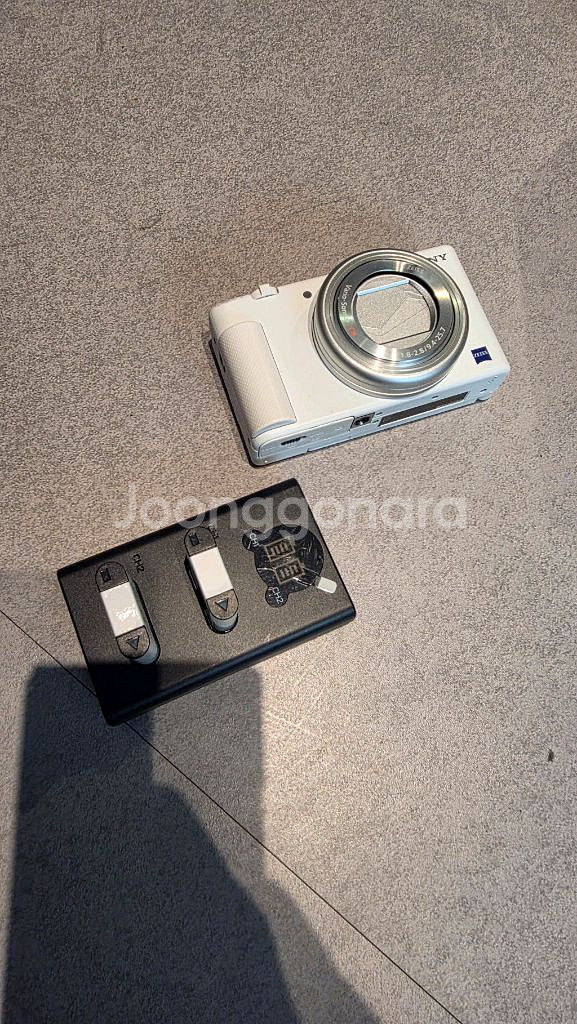 소니 a7m3등 실내에서만 사용한 촬영용품 판매합니다--2