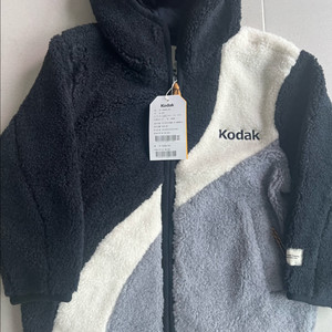 코닥 키즈 플리스 뽀글이 집업 미착용 새상품 자켓 팝니다.