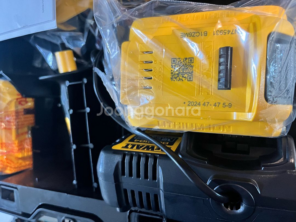 디월트 충전그라인더 dcg405p2--2