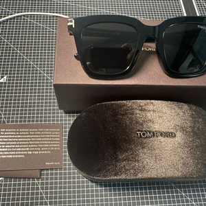 톰포드 선글라스 TF970-K 01A 모델 블랙