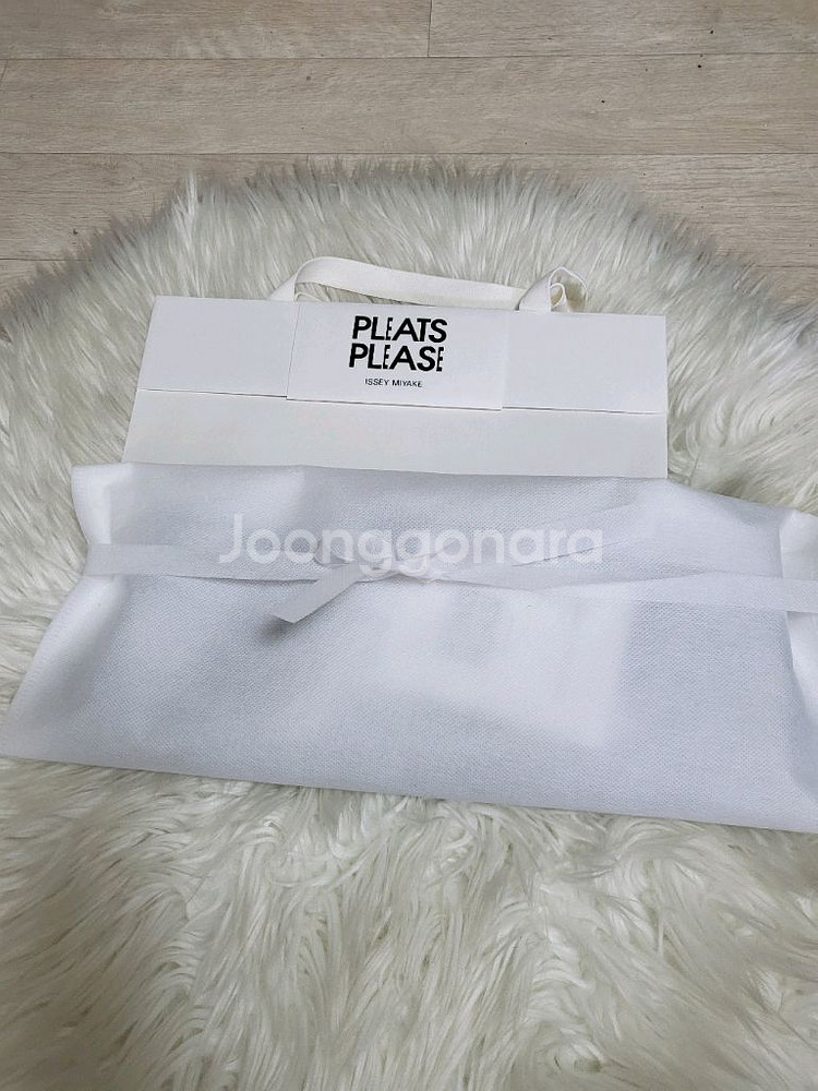 이세이미야케 플리츠플리즈 탑 6월 먼슬리 미스트 다크 그린 3사이즈--8