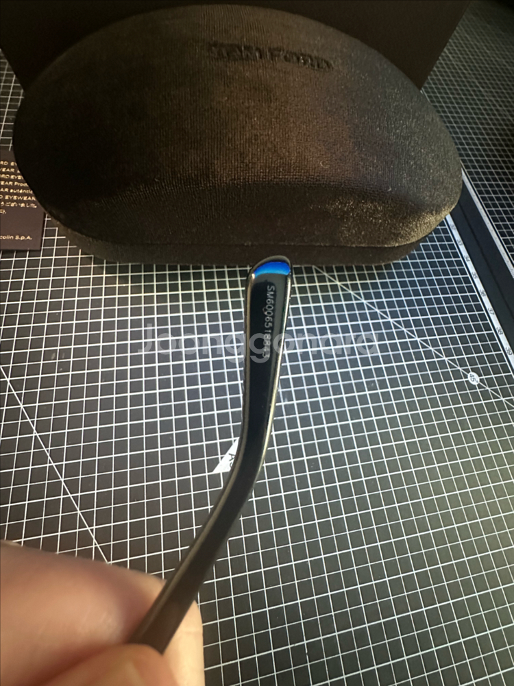 톰포드 선글라스 TF970-K 01A 모델 블랙--6