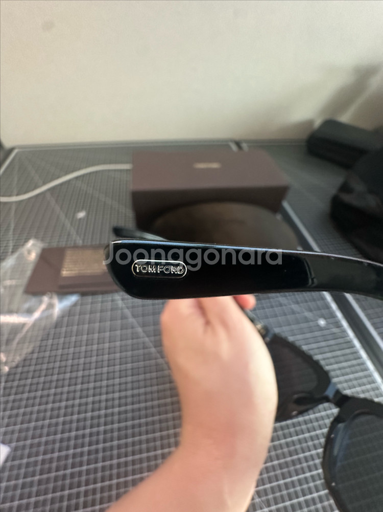 톰포드 선글라스 TF970-K 01A 모델 블랙--5