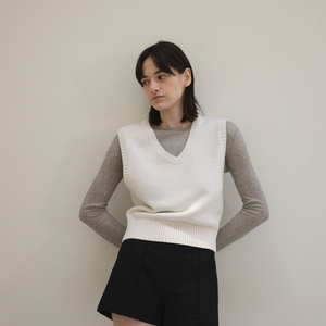 타낫 니트 베스트 아이보리