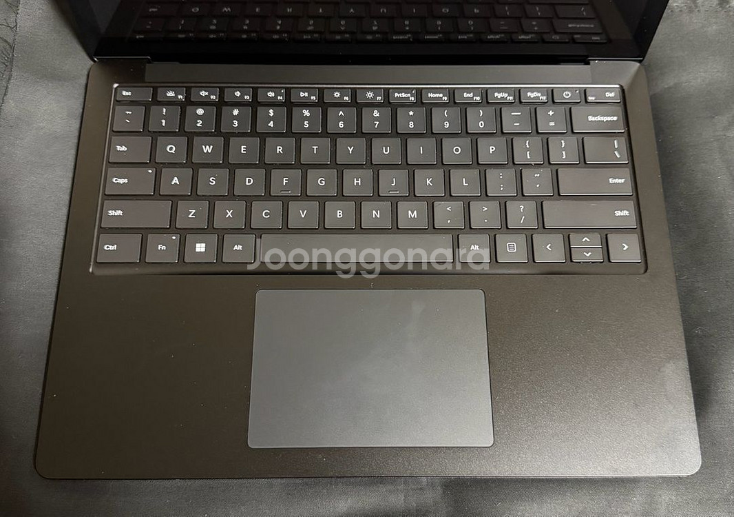 서피스 랩탑 5 블랙 영문키보드 32/512외관 깨끗하고배터리 상태도 좋아요영문 키보드라 이쁘고 스페이스바도 넓어요--1