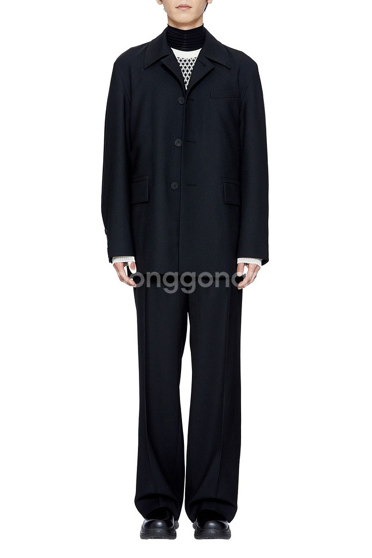 우영미 쓰리버튼 자켓 블랙 50 사이즈 새제품 팝니다. 블레이저 울자켓--1