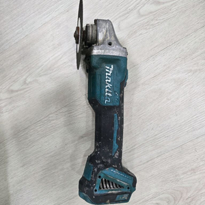 마끼다그라인더DGA404