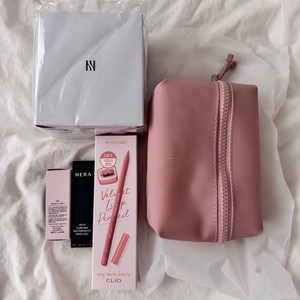 헤라 센슈얼 누드글로스 누디스트401+ 클리오 립펜슬 코지누드10