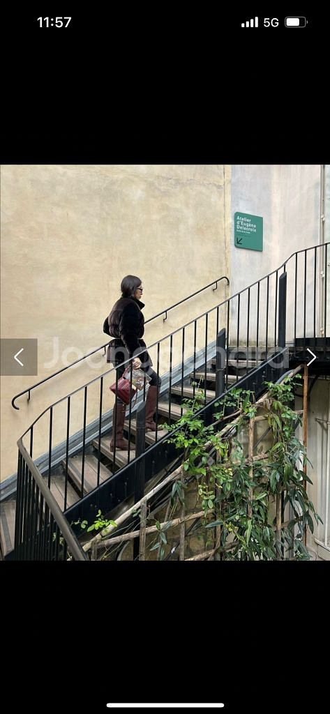 코스모폴리탄줄라이 벨벳 구스 패딩--2