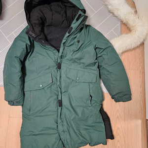 뉴발란스키즈 롱패딩 145