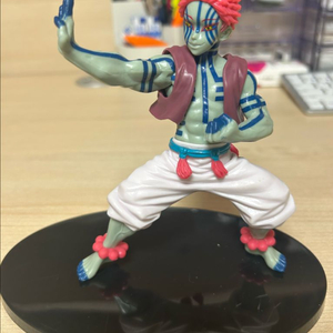 귀멸의칼날 귀칼 아카자 피규어 (파손 있음)