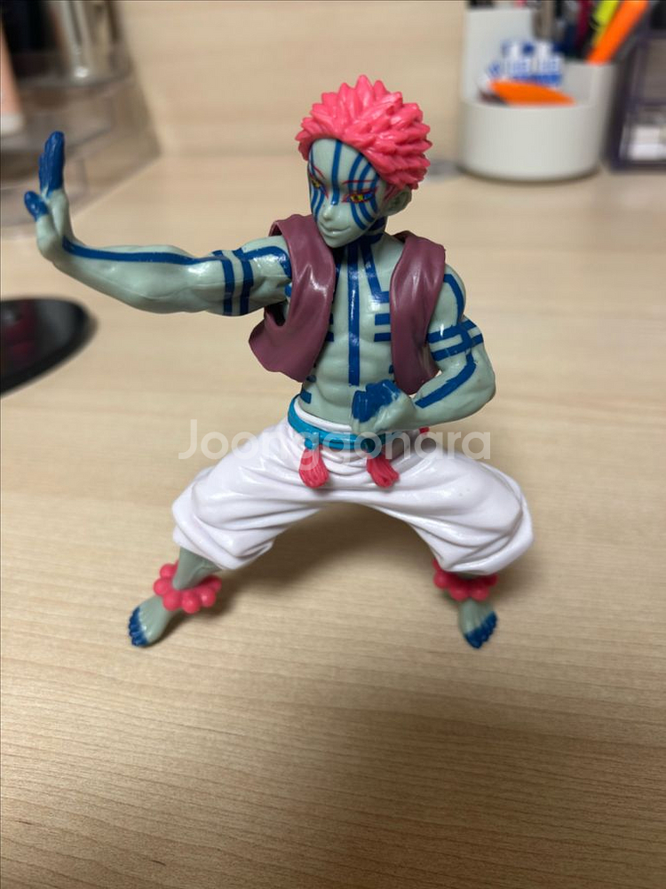 귀멸의칼날 귀칼 아카자 피규어 (파손 있음)--3