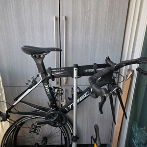 기함급 로드바이크, 트리곤 다크니스 R 반차