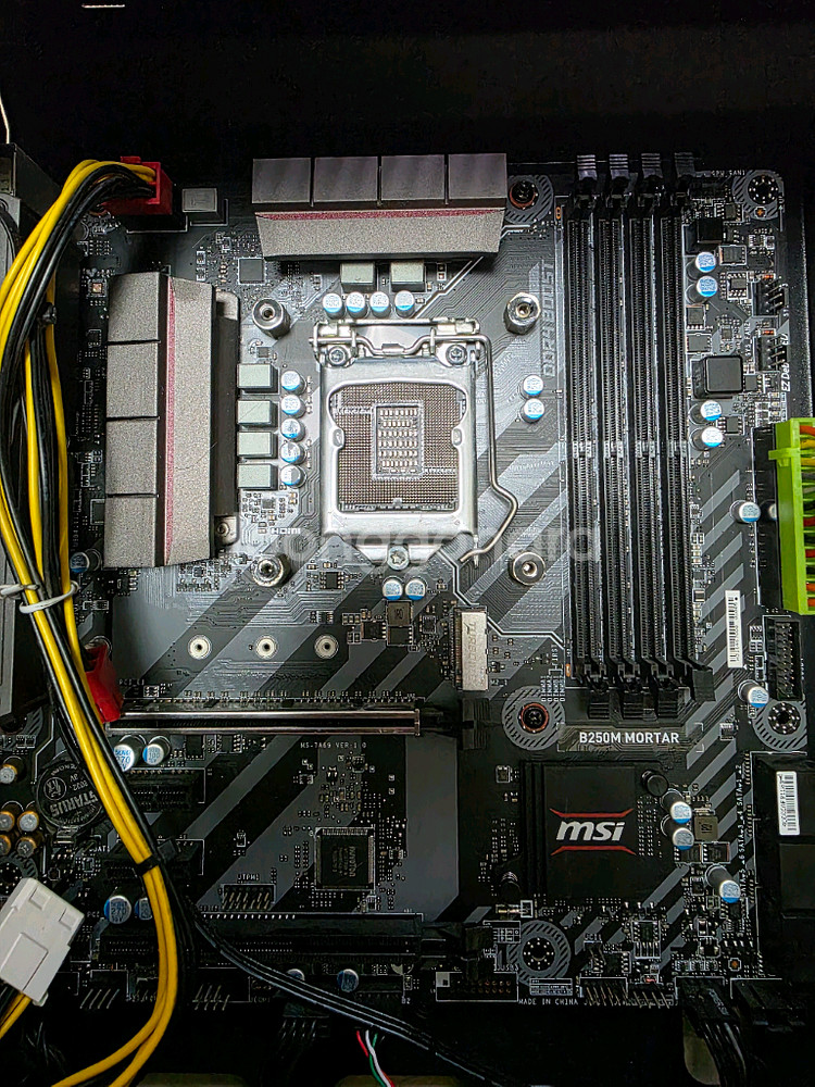 인텔 코어i7-7700K CPU 그리고b250m 박격포 메인보드--3