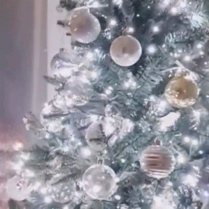 크리스마스 트리(전구, 장식포함)