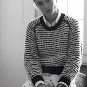 스트라이프 니트 스웨터