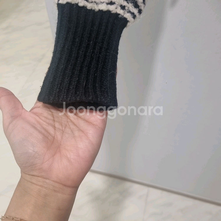 스트라이프 니트 스웨터--4