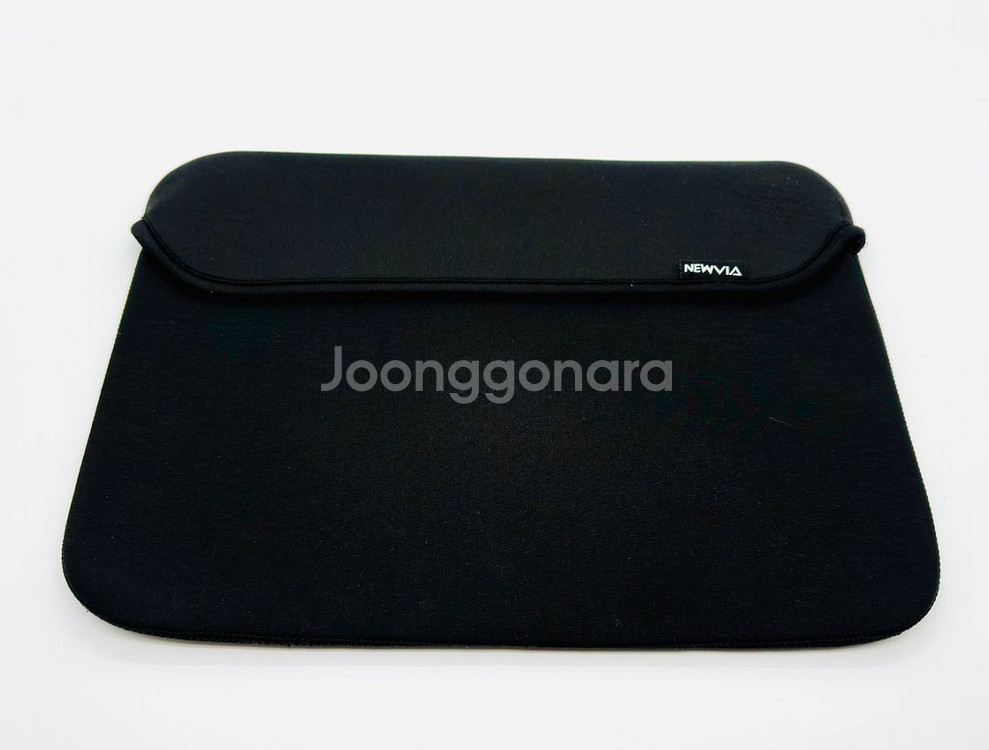 거의 새상품 13.3인치 네오프렌 컬러 파우치--1