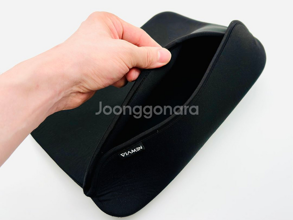 거의 새상품 13.3인치 네오프렌 컬러 파우치--6