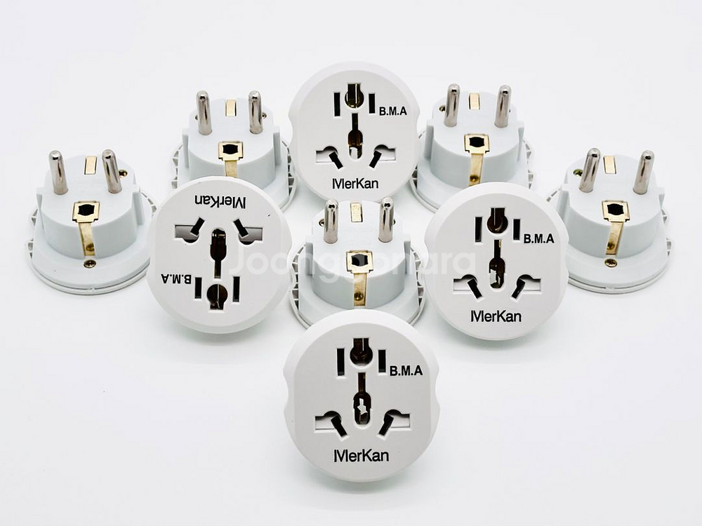 새상품 미사용 멀티 돼지코 16A 4000W 변환플러그--0