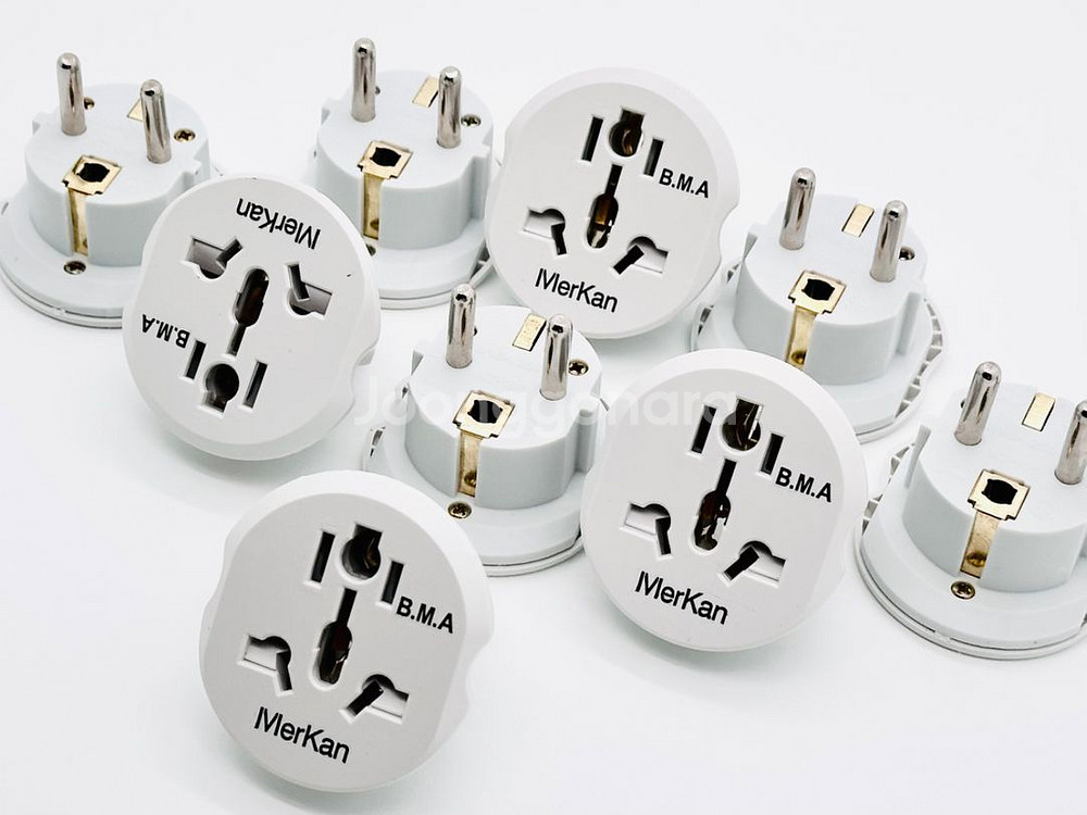 새상품 미사용 멀티 돼지코 16A 4000W 변환플러그--1