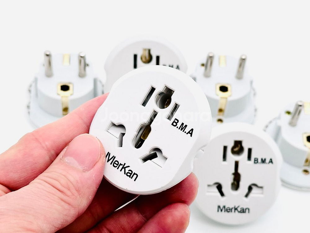 새상품 미사용 멀티 돼지코 16A 4000W 변환플러그--3