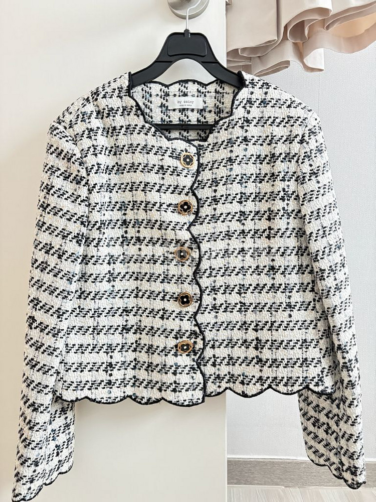 바이씨니 제작 센트럴트위드 판매합니다--0