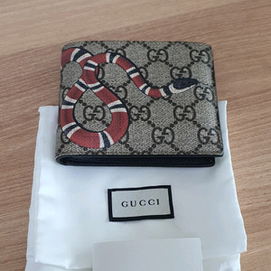구찌 스네이크 반지갑 정품S급(감정O)프라다루이비통디올고야드샤넬셀린느보테가생로랑