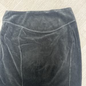 룰루레몬 골덴 미니스커트 회색 4사이즈 팔아요 골프웨어 가능