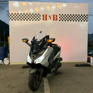 24년식 포르자350 그레이 팝니다.