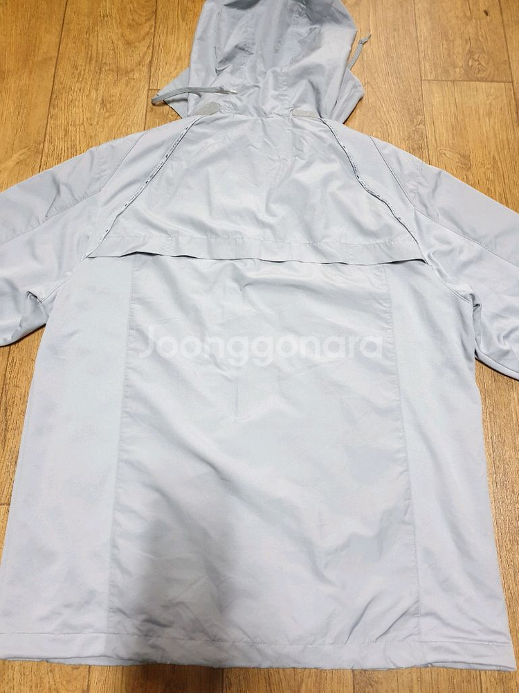 1052 휠라 운동복 바람막이 110 사이즈입니다--4