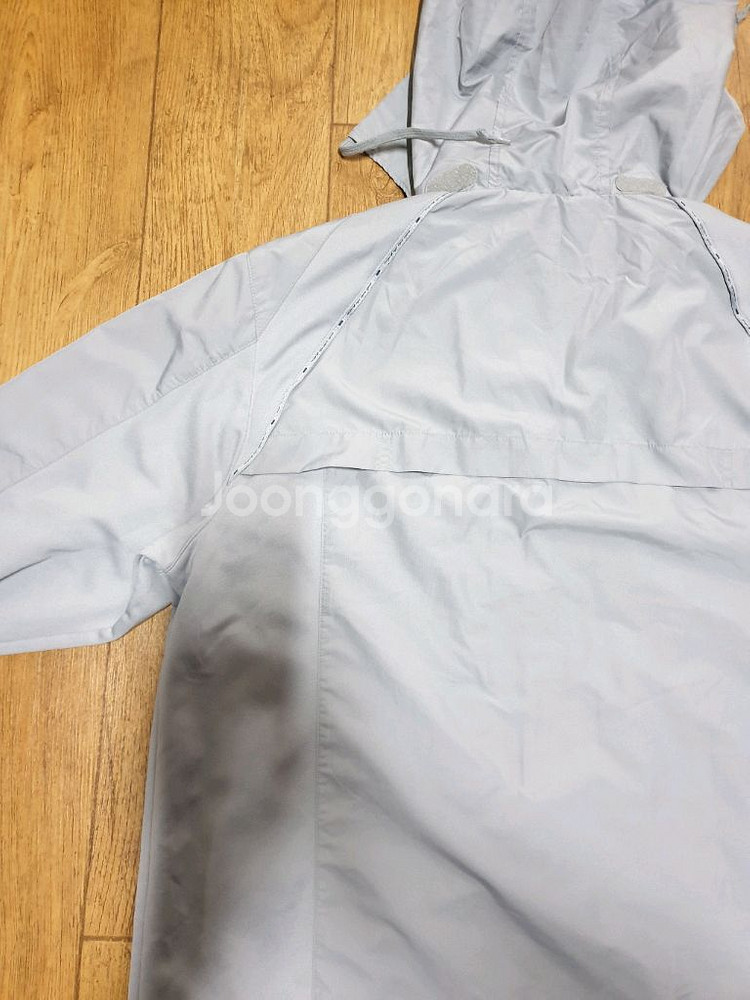 1052 휠라 운동복 바람막이 110 사이즈입니다--10