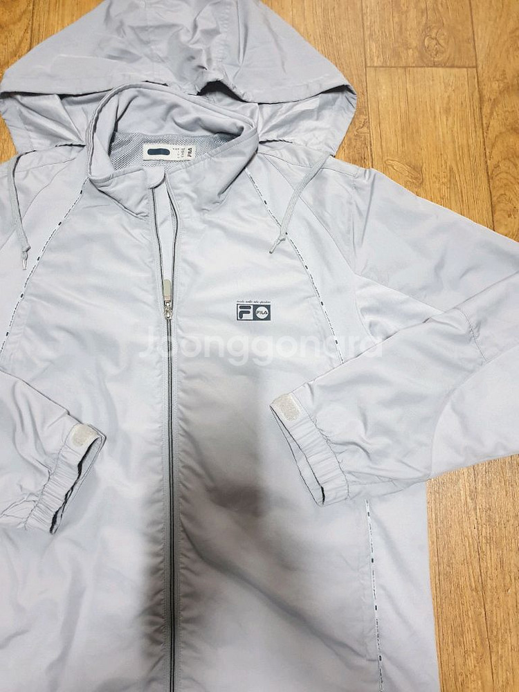 1052 휠라 운동복 바람막이 110 사이즈입니다--12