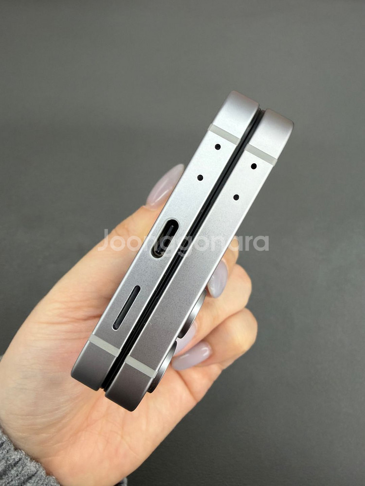 대전중고폰) 갤럭시 Z플립6 실버 256G 판매합니다 087457--3