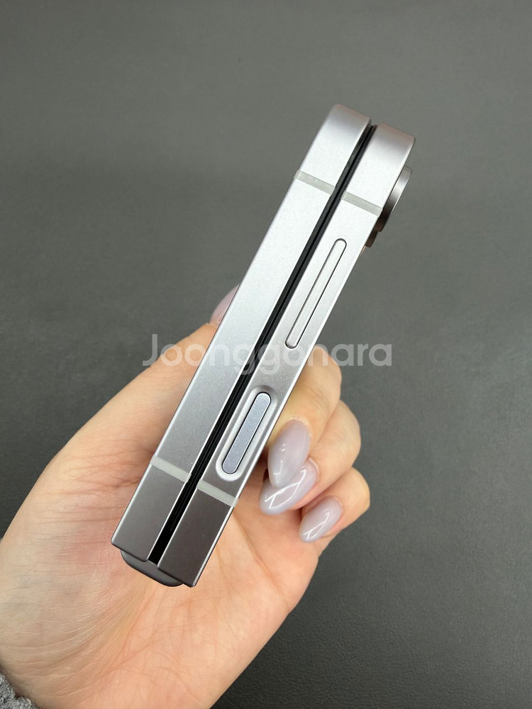 대전중고폰) 갤럭시 Z플립6 실버 256G 판매합니다 087457--4