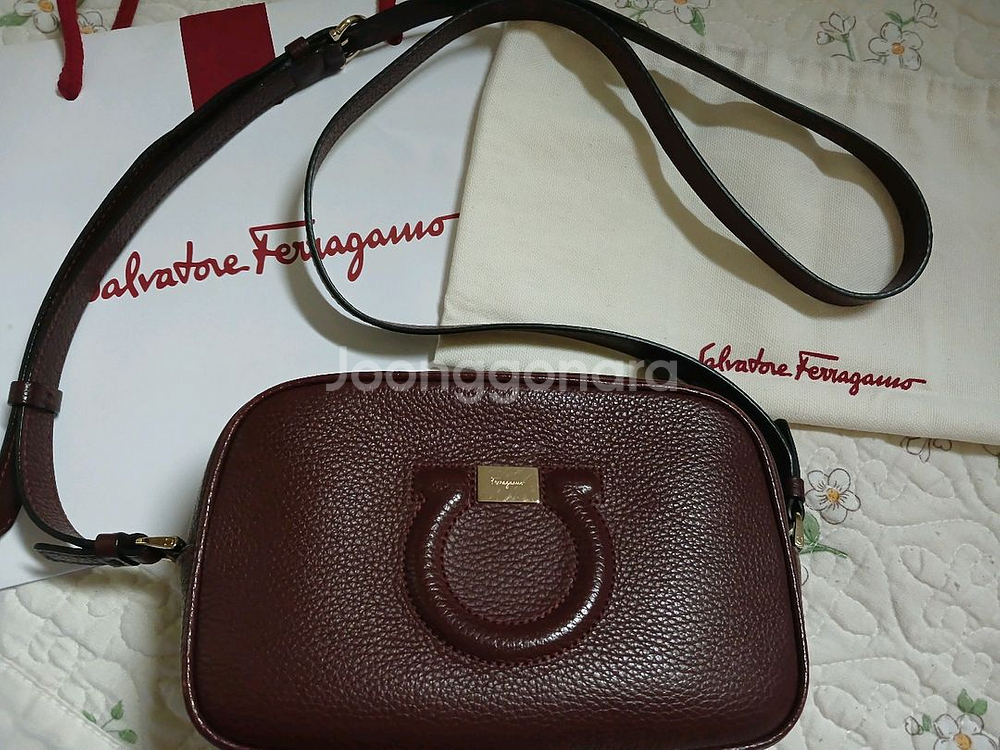 페라가모 카메라백--0