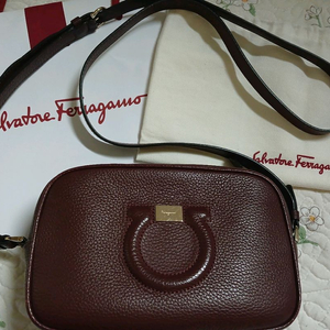 페라가모 카메라백