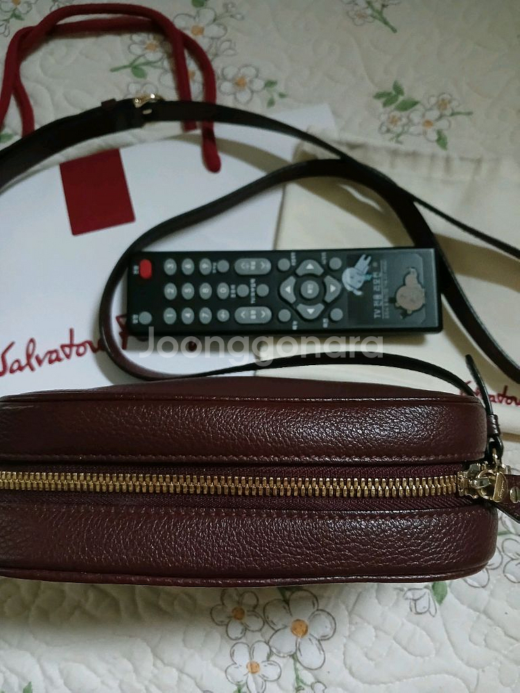 페라가모 카메라백--2