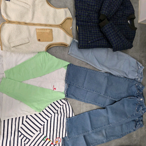 남아 140사이즈 옷 7벌 일괄 판매(아우터, 조끼, 청바지3, 티2)