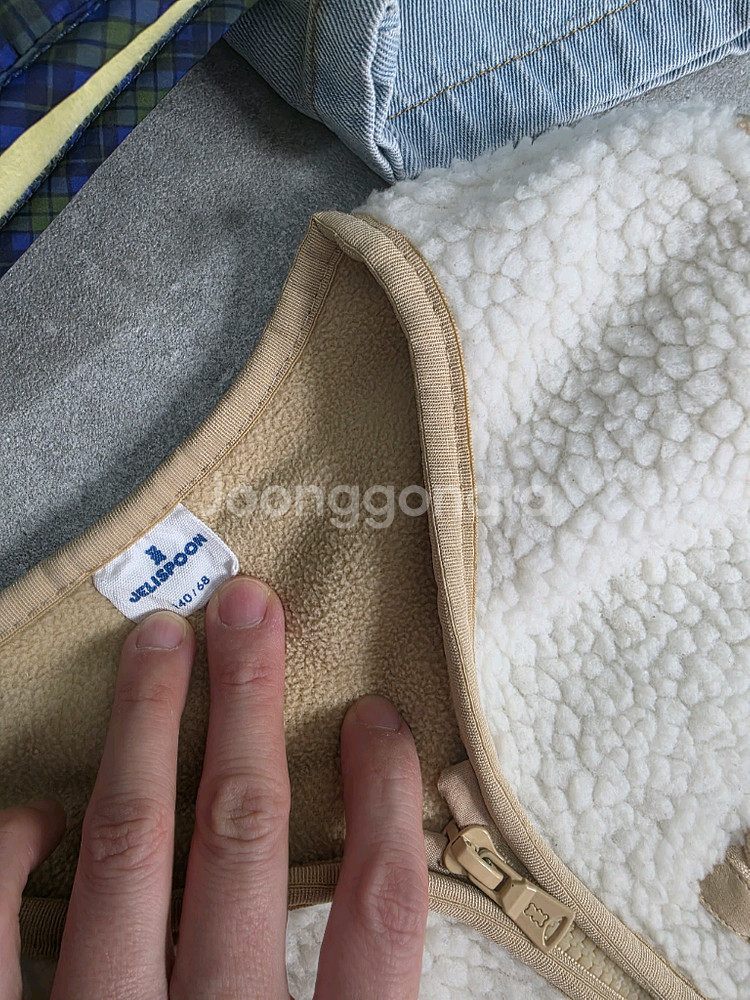 남아 140사이즈 옷 7벌 일괄 판매(아우터, 조끼, 청바지3, 티2)--5