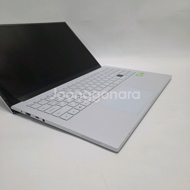 삼성 중고 노트북 이온 i5 슬림/초경량/엔비디아--3