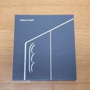 갤럭시 Z폴드7 자급제 미개봉 512GB 판매합니다.
